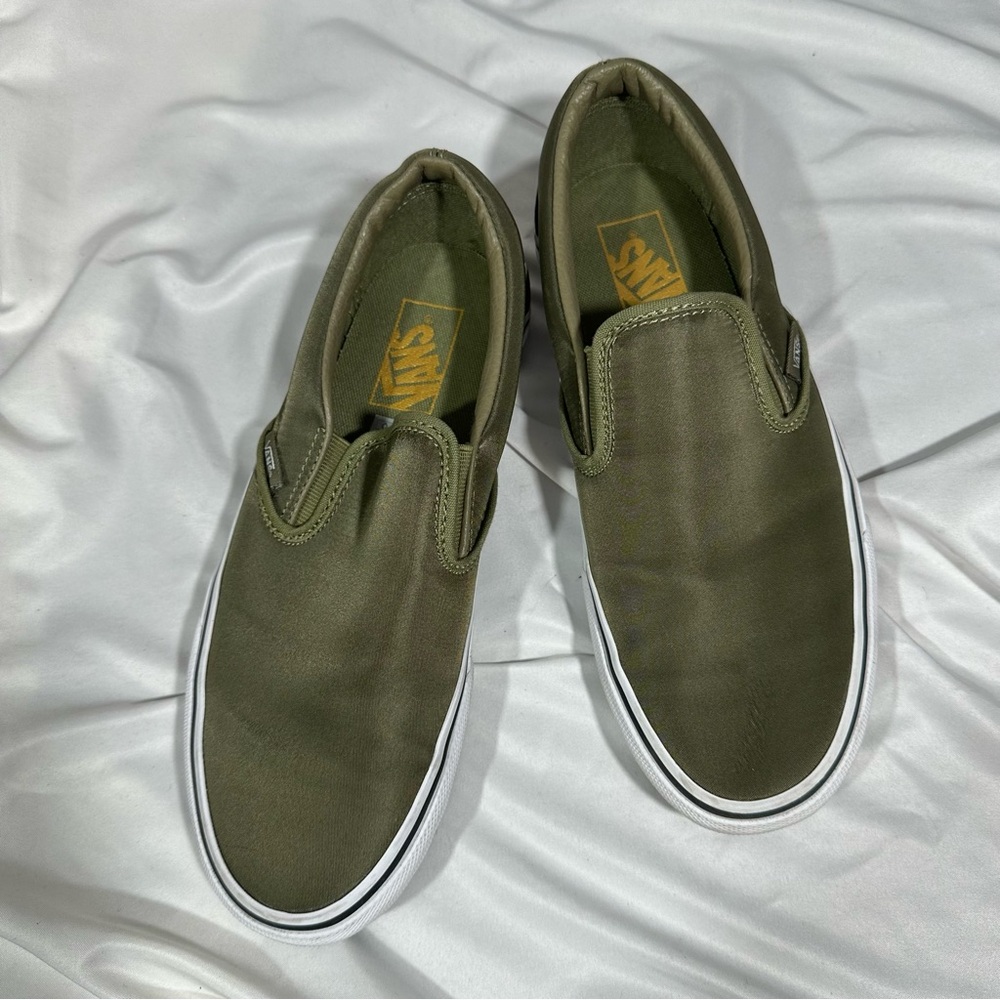 EUC Vans Olive Green Slip-On Shiny Sneakers SZ US 8.5‎